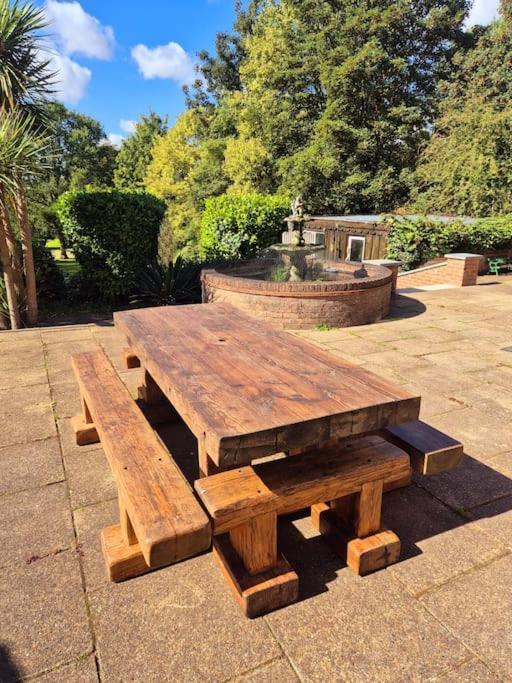 Stunning 5 Bedroom House On The River Wensum, Sleeps 19 NWI Exteriör bild