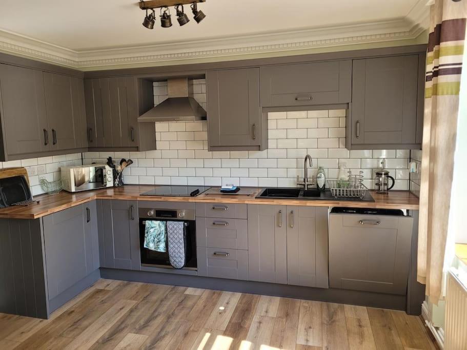 Stunning 5 Bedroom House On The River Wensum, Sleeps 19 NWI Exteriör bild