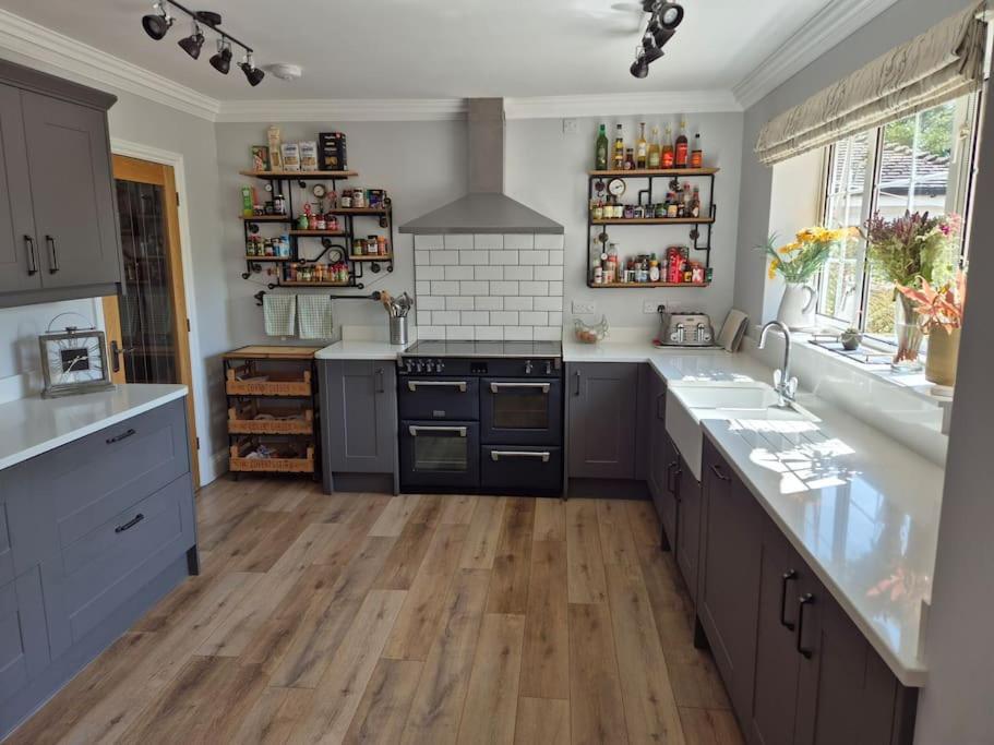 Stunning 5 Bedroom House On The River Wensum, Sleeps 19 NWI Exteriör bild