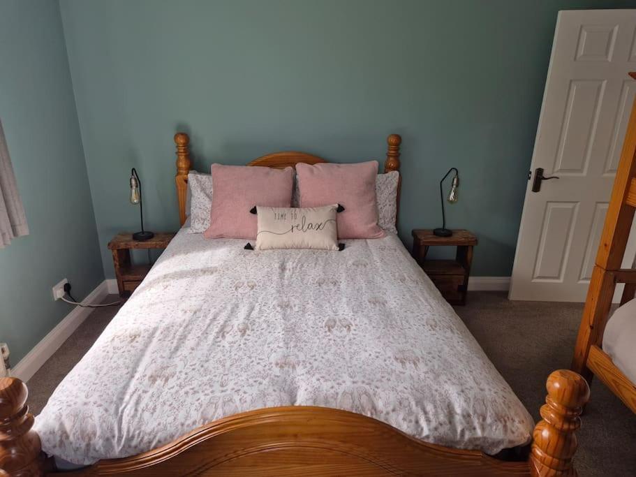 Stunning 5 Bedroom House On The River Wensum, Sleeps 19 NWI Exteriör bild