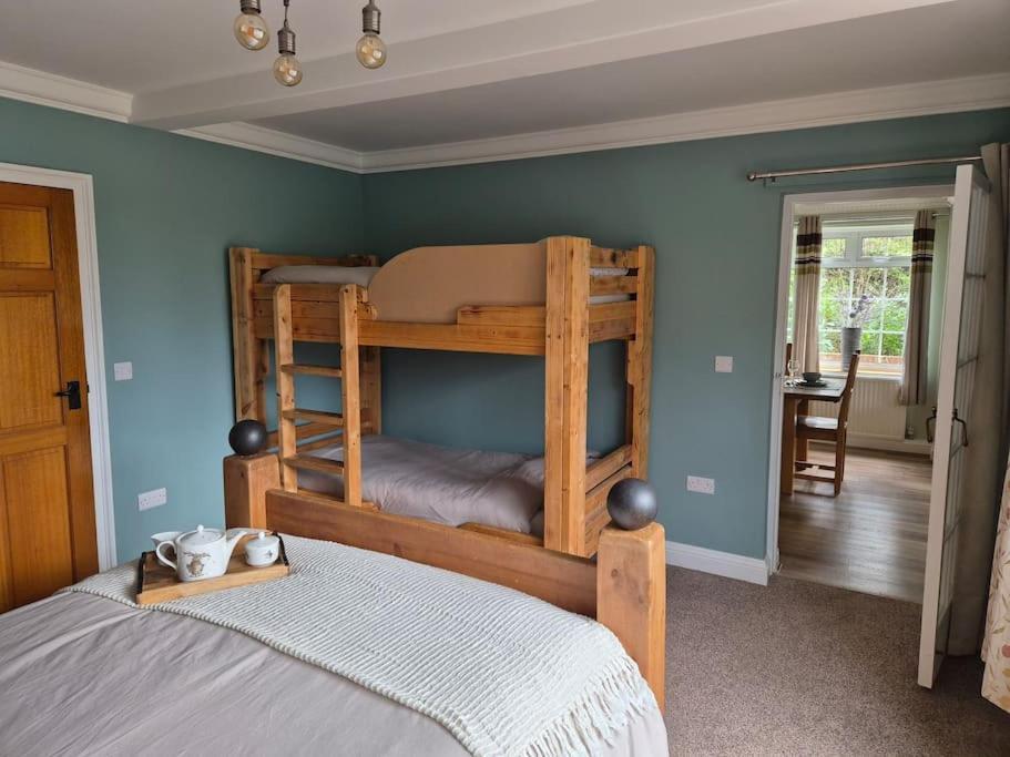 Stunning 5 Bedroom House On The River Wensum, Sleeps 19 NWI Exteriör bild