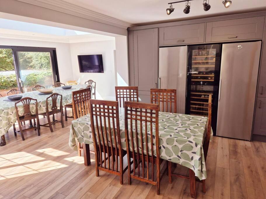 Stunning 5 Bedroom House On The River Wensum, Sleeps 19 NWI Exteriör bild